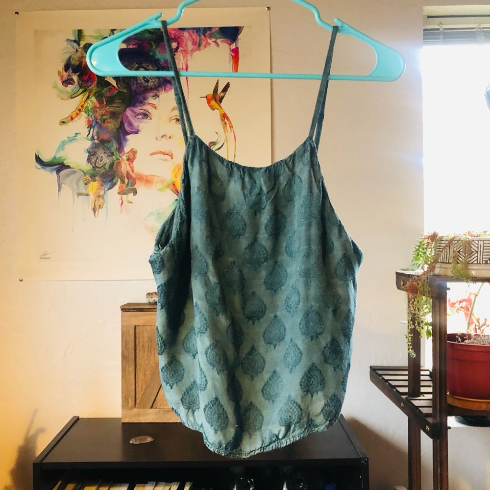 Ecote Hi-Lo Teal Leaf Design Crop Top